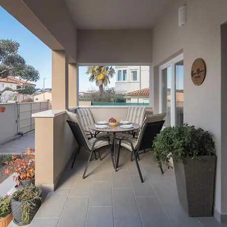 House Runa Apartament *
