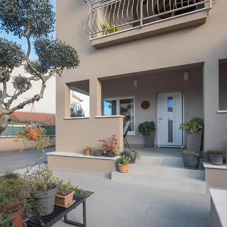 House Runa Апартаменты Пореч